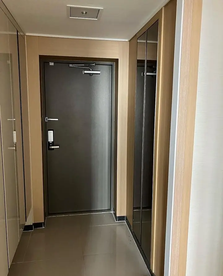 구리 아파트 문·문틀 현장 사진 1