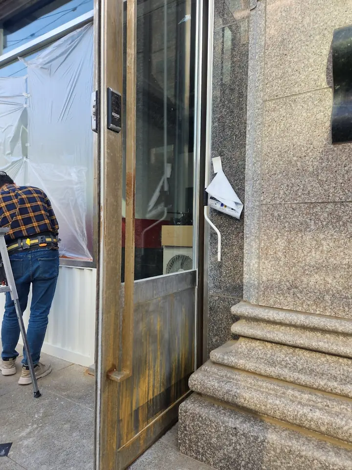 강남구 햄버거 매장 매장 입구 현장 사진 3